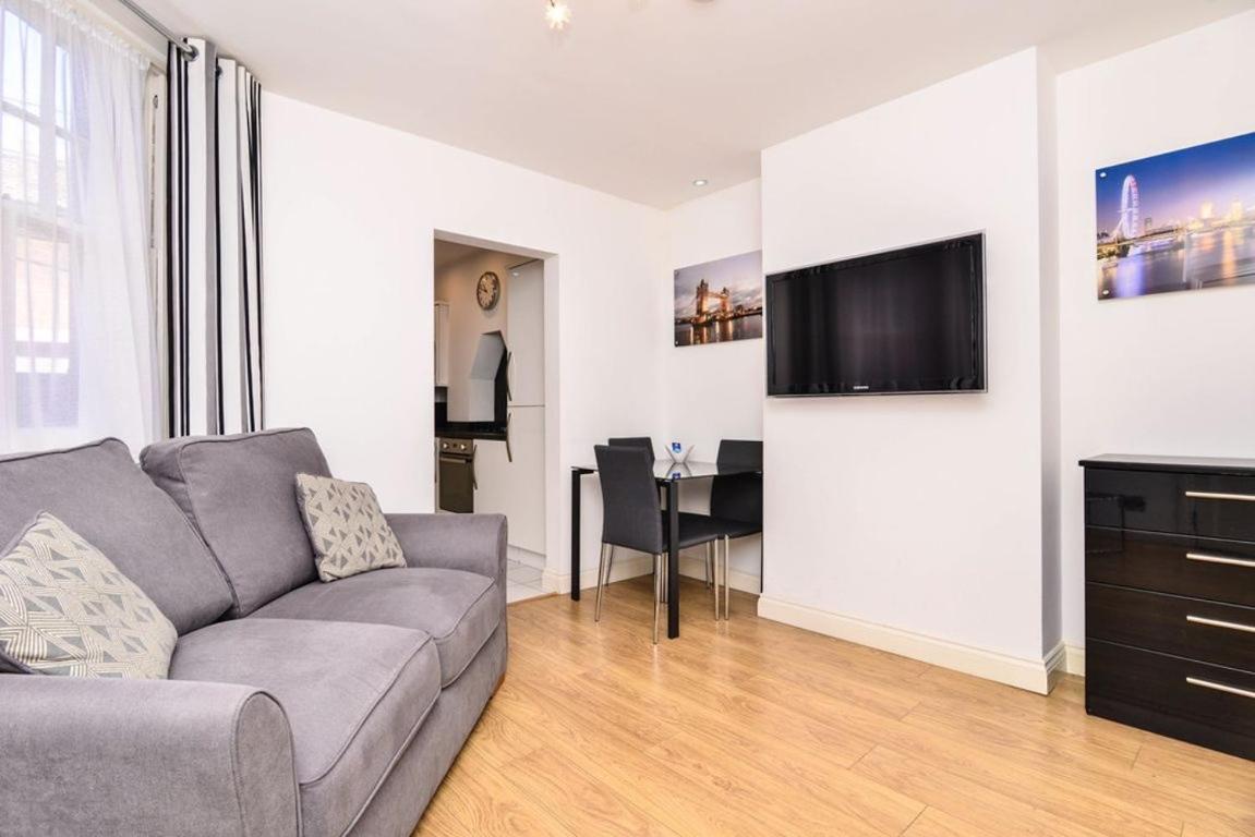 Apartment Stunning 1 Bed *